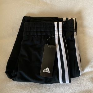 New with tags, youth Adidas pant